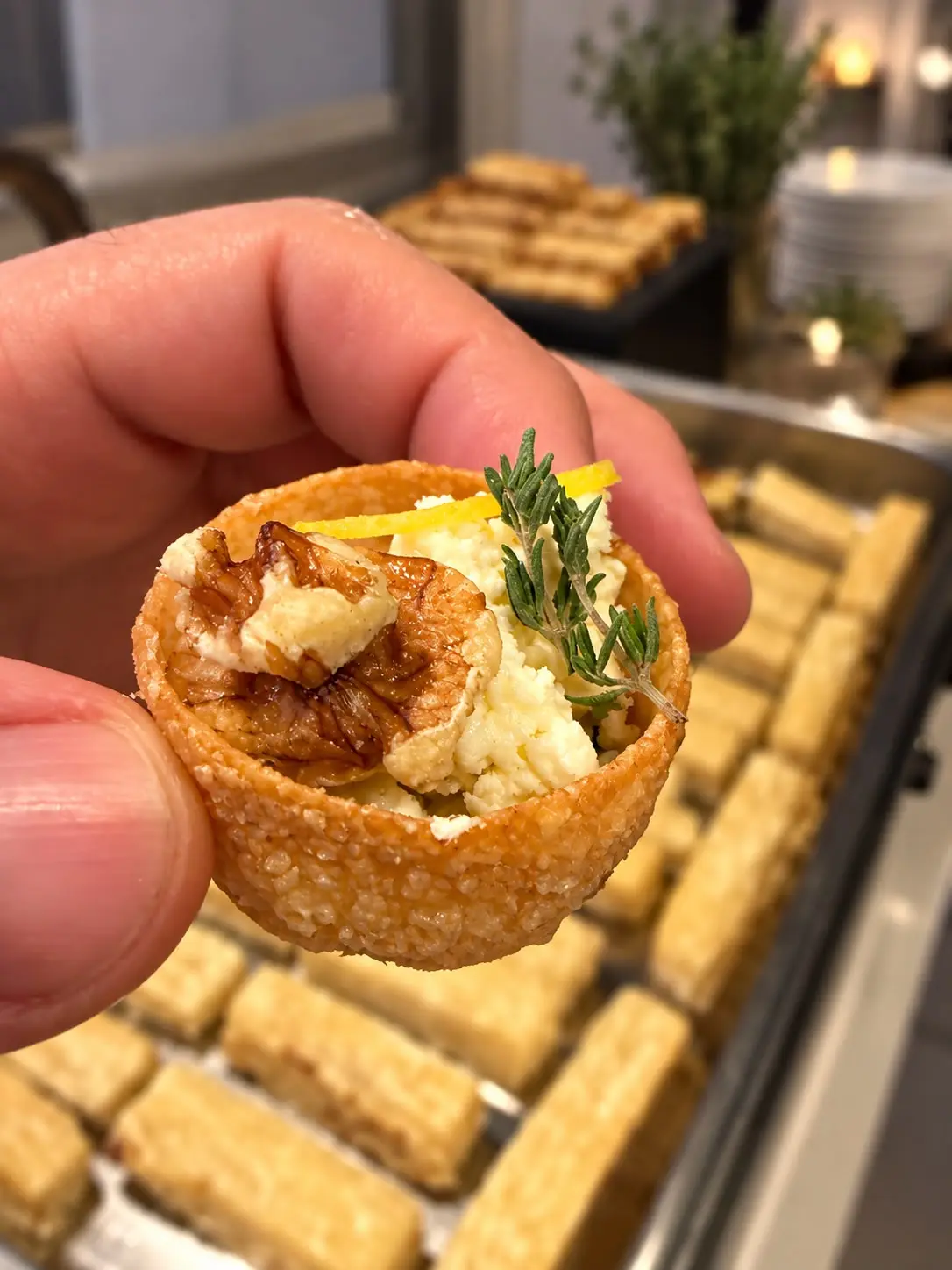 Cheese cup with walnut and thyme